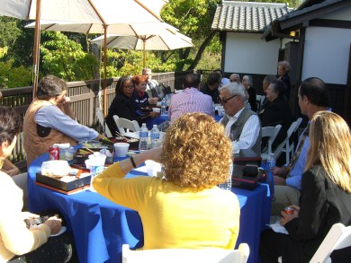 Hakone Tour - people eating lunch outdoors